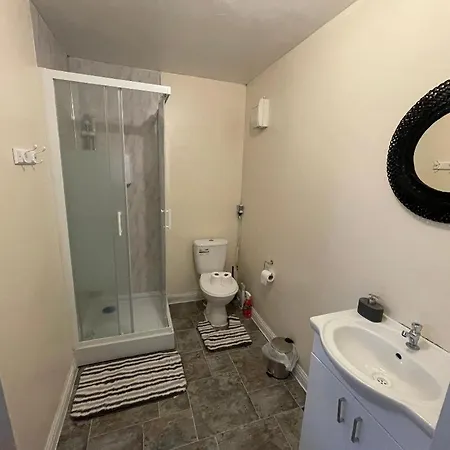 Ensuite Studio Bristol